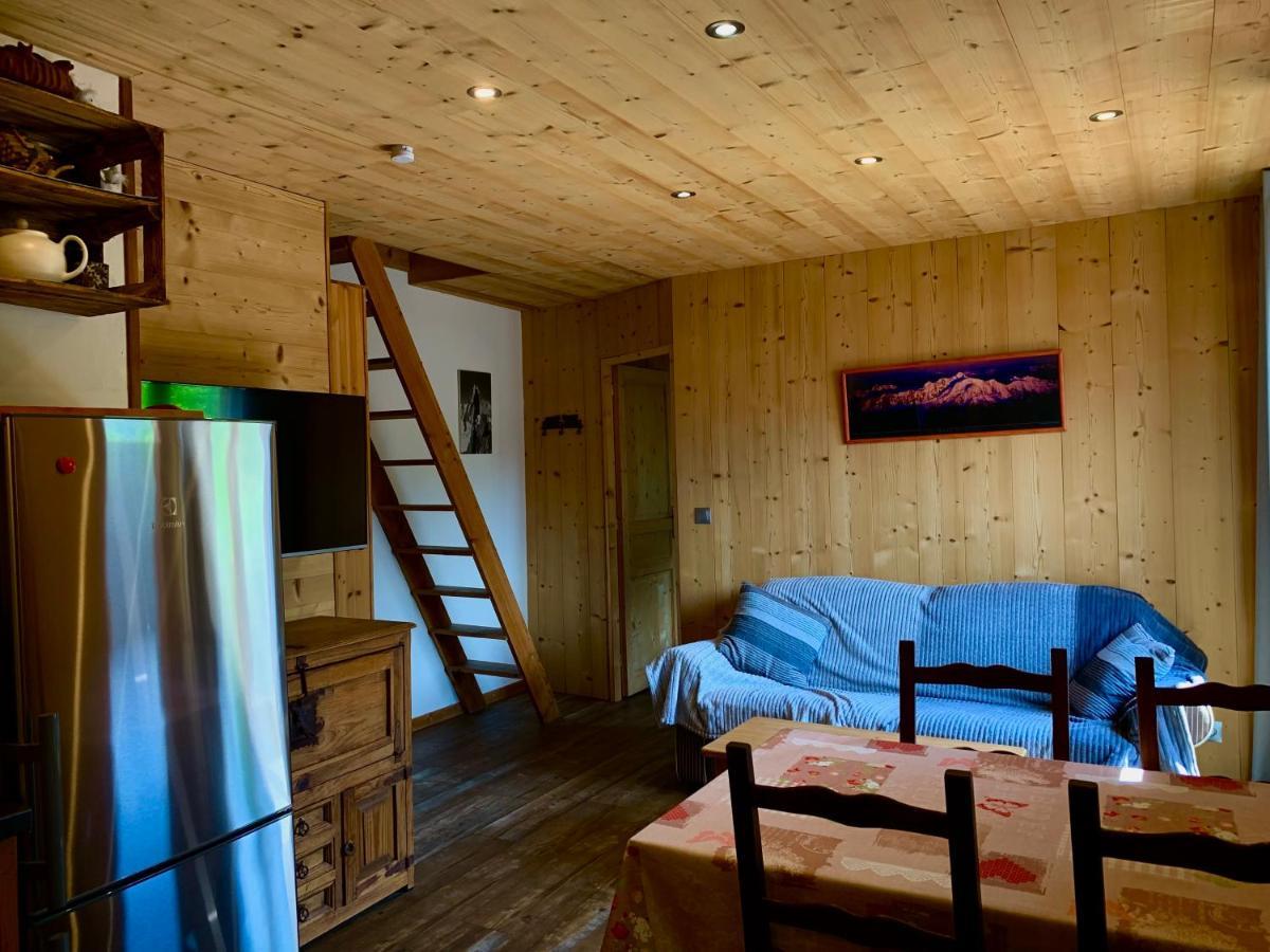 Appartement Avec Jacuzzi Dans Chalet Prive, Grande Terrasse, Parking Gratuit Les Houches Exterior photo